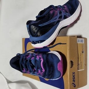 Women ASICS gel nimbus 23 size 6 1/2